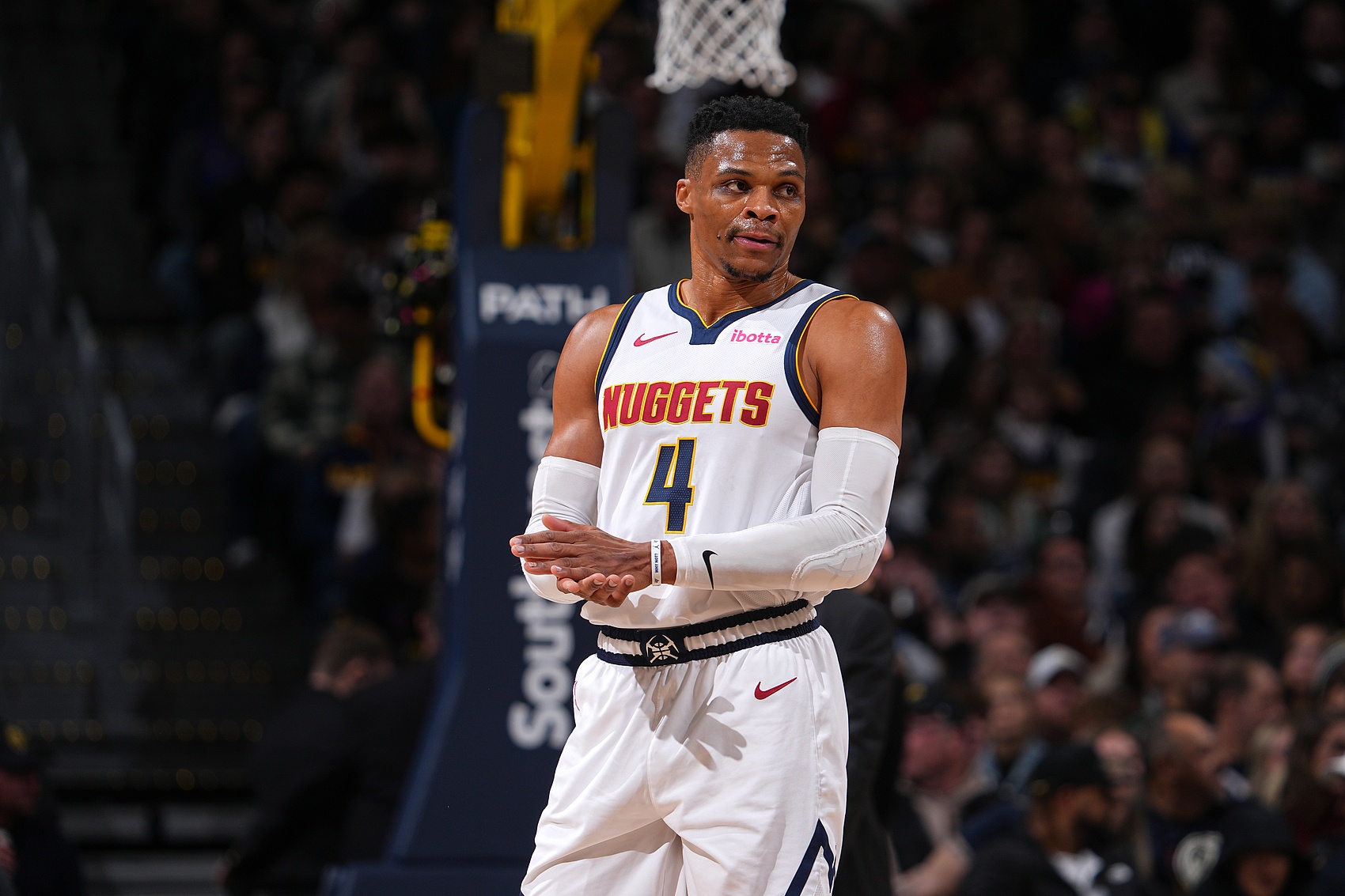 首尔主帅：赛前和林加德讨论过，让他更好地去领导球队（首尔主帅：赛前与林加德交流，期待他更好带队）