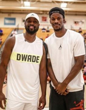 荷兰足协官方：小克鲁伊维特因伤缺战立陶宛，已经返回俱乐部（荷兰足协宣布：小克鲁伊维特因伤无缘对阵立陶宛，已返回俱乐部）