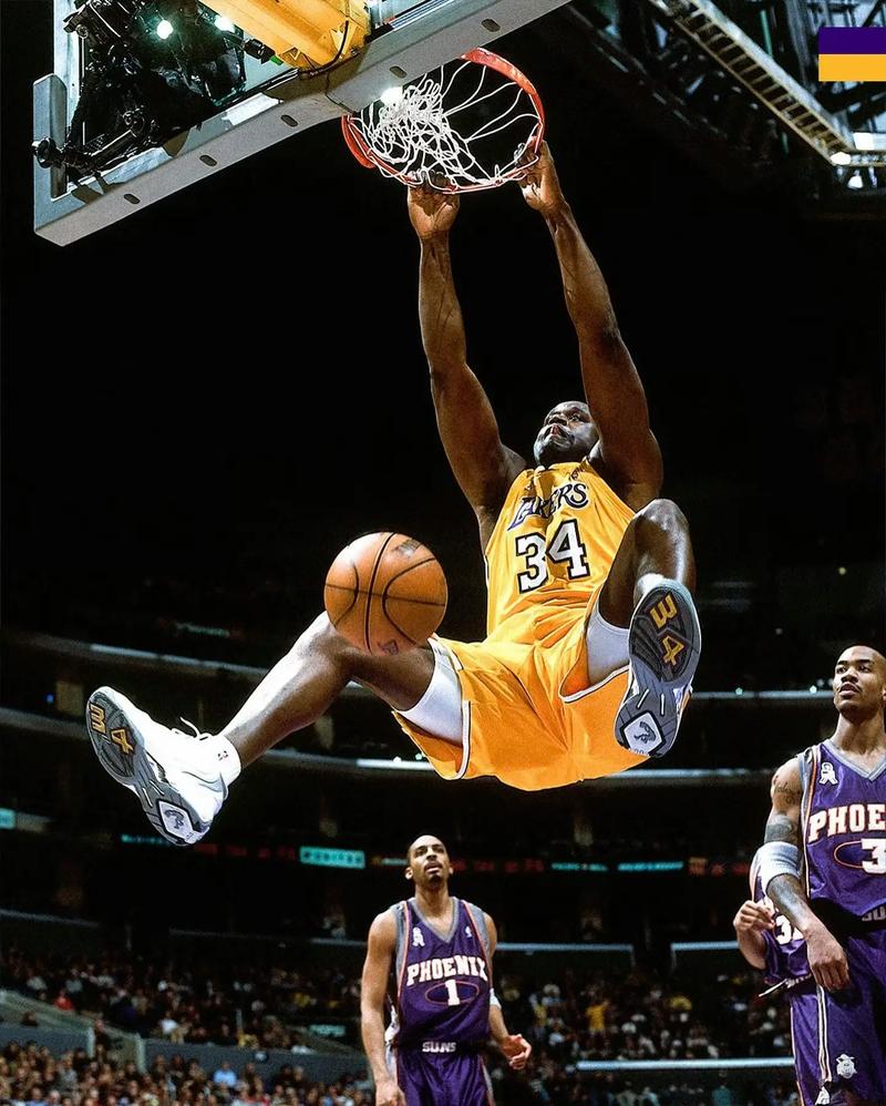 莱奥一剑封喉，AC米兰1-0复仇拉齐奥，登顶意甲积分榜坐山观虎斗（莱奥致命一击，AC米兰1-0复仇拉齐奥登顶意甲榜首，静观群雄鏖战）