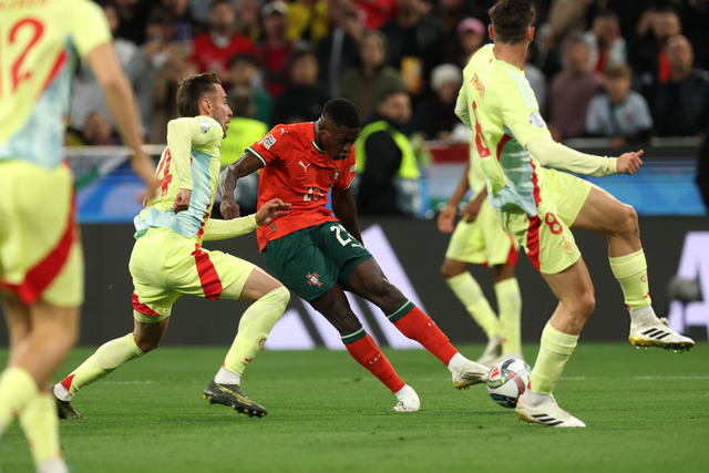 斯基拉：尤文未谈妥麦肯尼续约，两家意甲俱乐部已与球员接触（斯基拉：尤文与麦肯尼续约未达成一致，两家意甲俱乐部已与其接触）