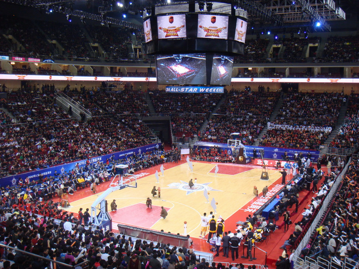 纳瓦斯：退役前一年因髋关节问题我甚至无法陪孩子们散步（纳瓦斯回忆：退役前一年髋伤缠身，连陪孩子散步都做不到）