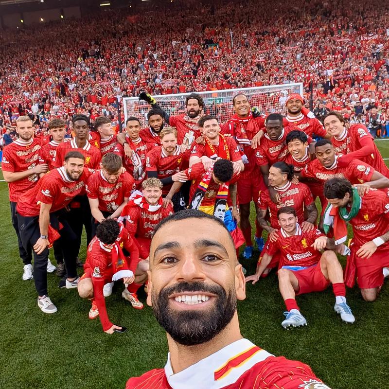 布莱顿球员三笘薰与日本战犯合影引发争议，俱乐部致歉未提菲律宾球迷，引发不满。（三笘薰被曝与遭指战犯者合影惹议，布莱顿致歉却未提菲律宾球迷引不满）