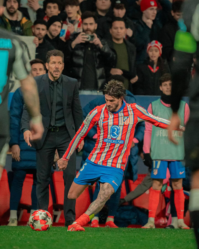 爆冷！争冠格局大乱，埃梅里神了：疯狂7连胜，距离榜首3分