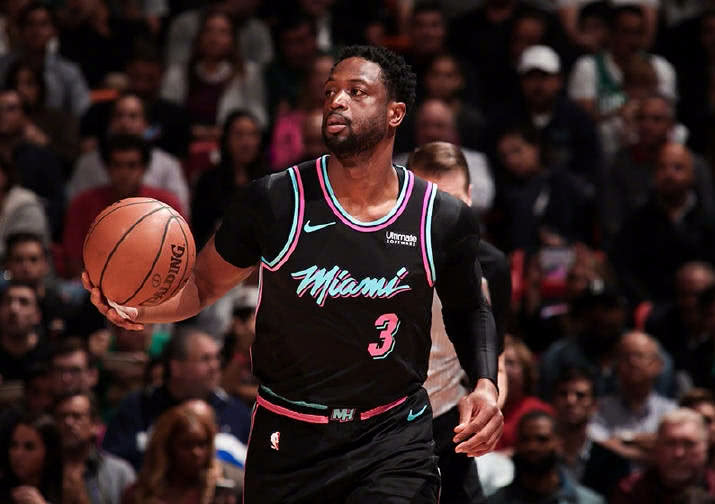 胡梅尔斯：拜仁上半场不给巴黎任何喘息机会，甚至有级别差距（胡梅尔斯：拜仁上半场全面压制巴黎，仿佛不在同一档次）